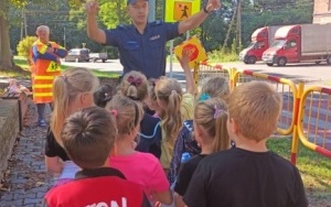 Spotkanie uczniów klasy I b z policjantem 